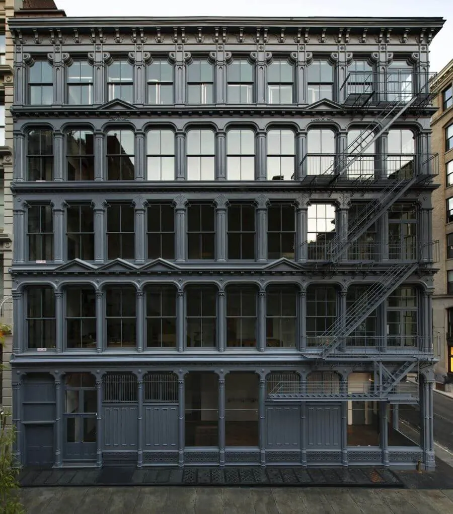 Фасад чавунної будівлі 1870 року, де жив і працював Дональд Джадд