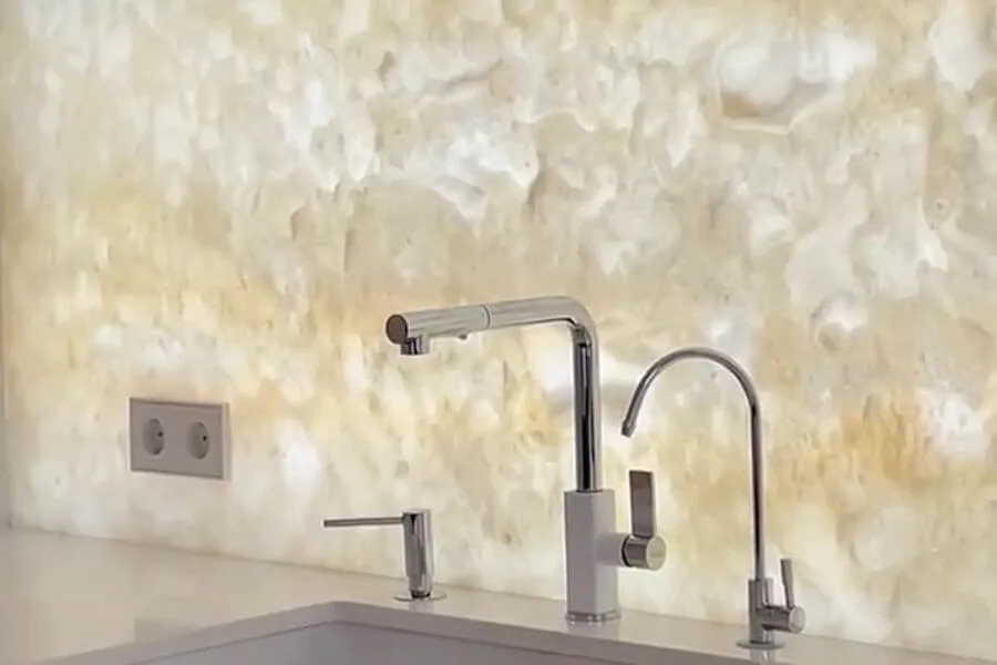 Кухонний фартух з натурального оніксу з підсвіткою.